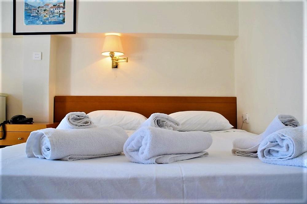Attica Hotel Ephie Vathí Zewnętrze zdjęcie